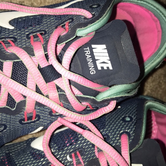 Nike training shoe for the gym or hiking. - Picture 3 of 4